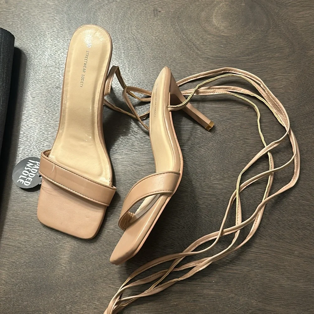 NWT strappy heeled sandals